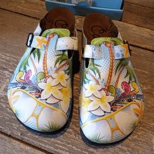 NIB CALCEO Vegan Clogs Size 9.5